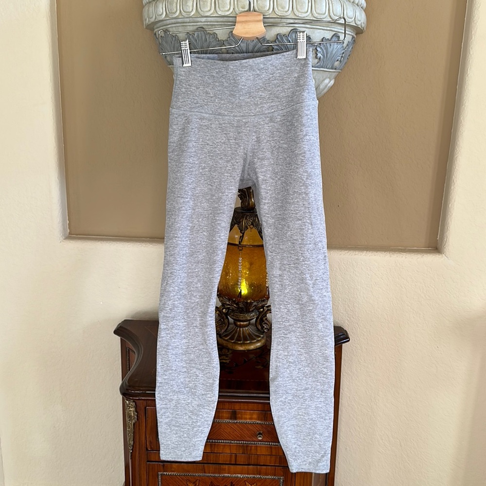 Alo Yoga High-Waist Alosoft Lounge Legging XS worn a couple times